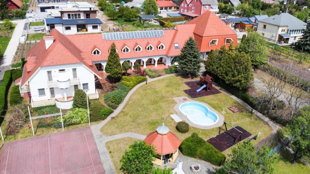 Global Apartmanhaz Vonyarcvashegy Exterior foto