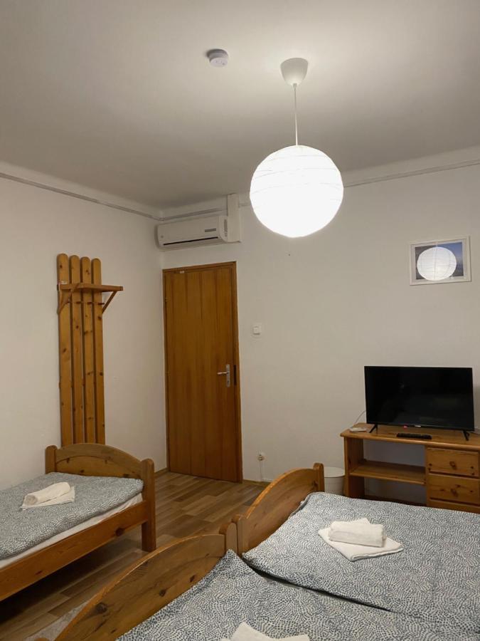 Global Apartmanhaz Vonyarcvashegy Exterior foto
